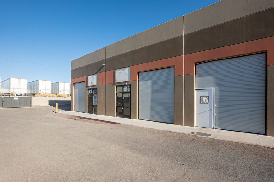 12301 Rojas Dr, El Paso, TX à louer - Photo de l’immeuble – Image 2 sur 16