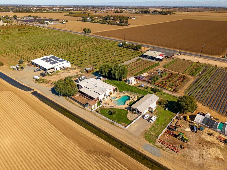 2017 Walnut Blvd, Brentwood, CA à vendre - Photo principale – Image 1 sur 38