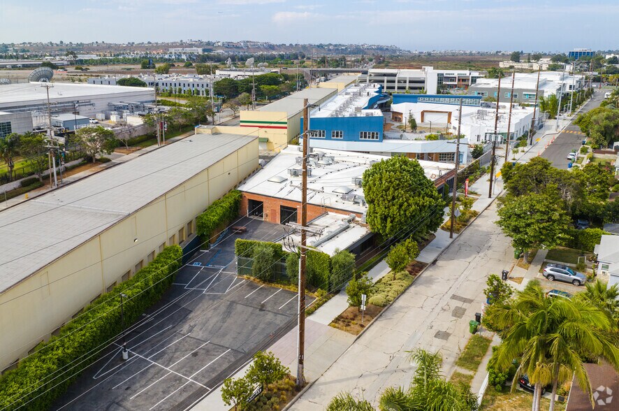 12820 Panama St, Los Angeles, CA à vendre - Photo de l’immeuble – Image 2 sur 21