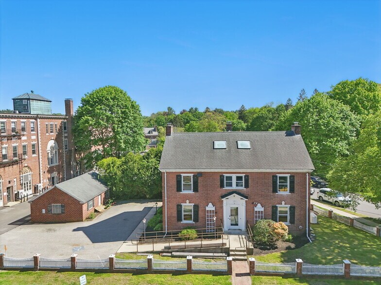 6 Windsor St, Andover, MA à vendre - Photo de l’immeuble – Image 1 sur 46