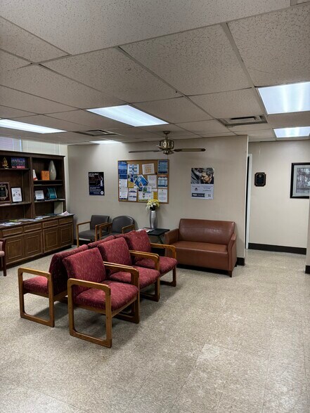201 E Roosevelt Rd, Little Rock, AR à vendre - Photo de l’immeuble – Image 3 sur 17