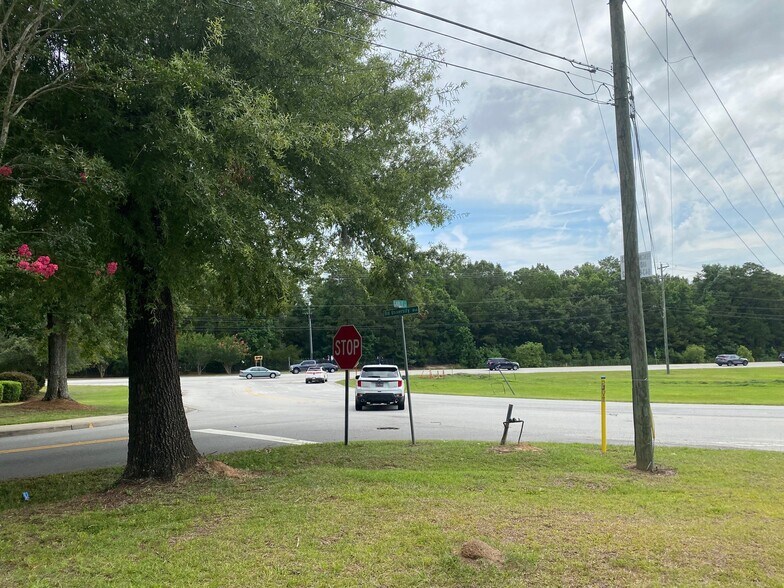 8899 Old University Blvd, North Charleston, SC à vendre - Photo de l’immeuble – Image 3 sur 10