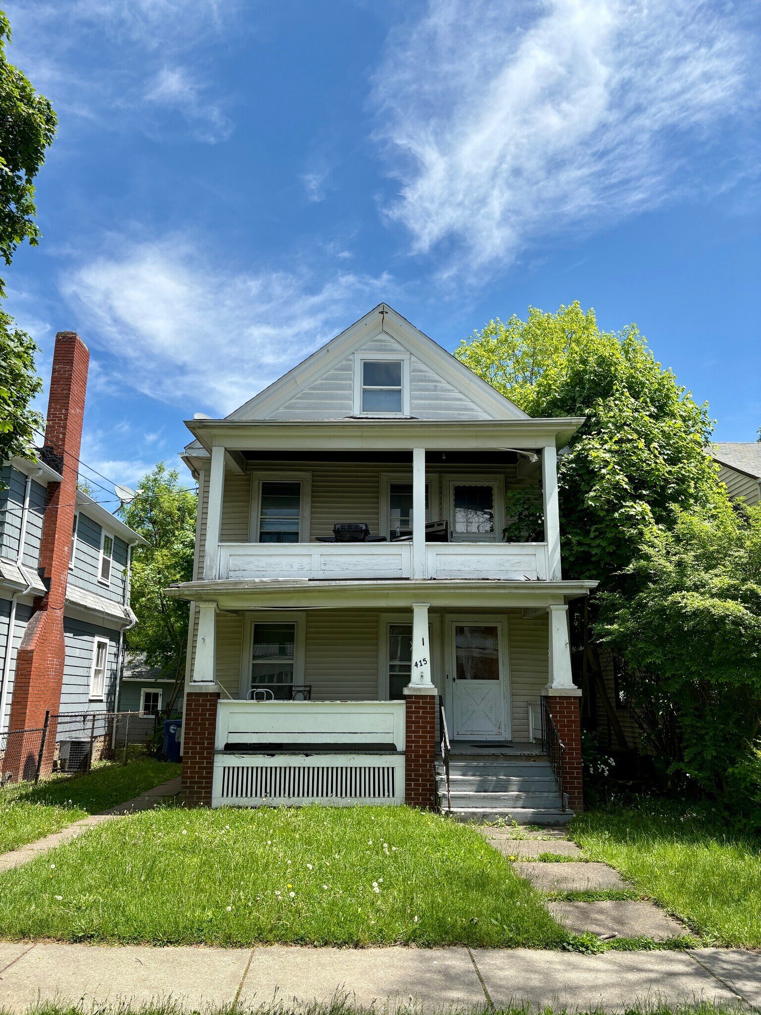 415 23rd St, Niagara Falls, NY à vendre Photo principale– Image 1 sur 2