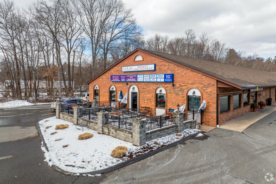 151 Hazard Ave, Enfield, CT à louer - Photo de l’immeuble – Image 2 sur 4