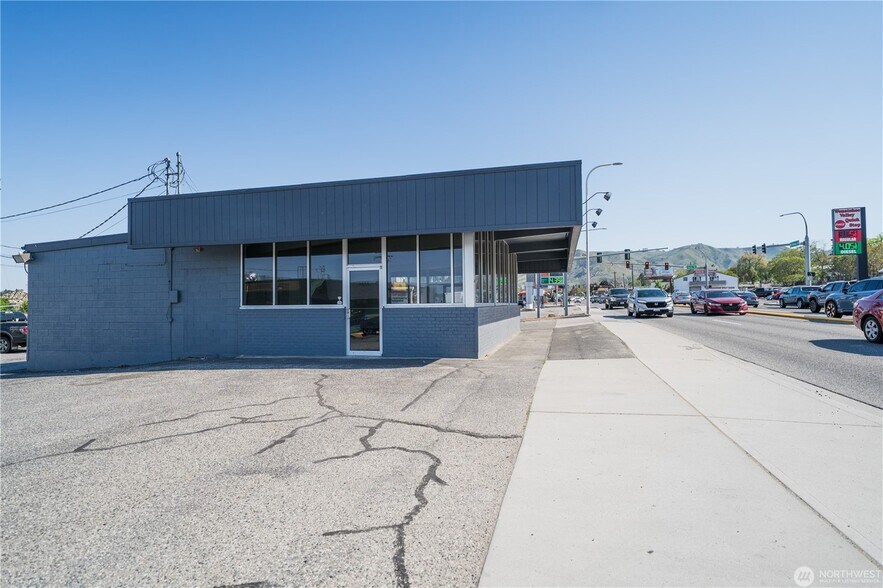 849 S Mission St, Wenatchee, WA à vendre - Photo de l’immeuble – Image 2 sur 25