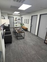 8 W Dry Creek Cir, Littleton, CO à louer Photo intérieure– Image 1 sur 7