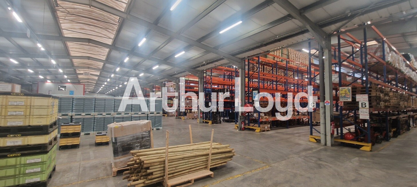 Industriel/Logistique dans Grentheville à louer Photo de l’immeuble– Image 1 sur 6