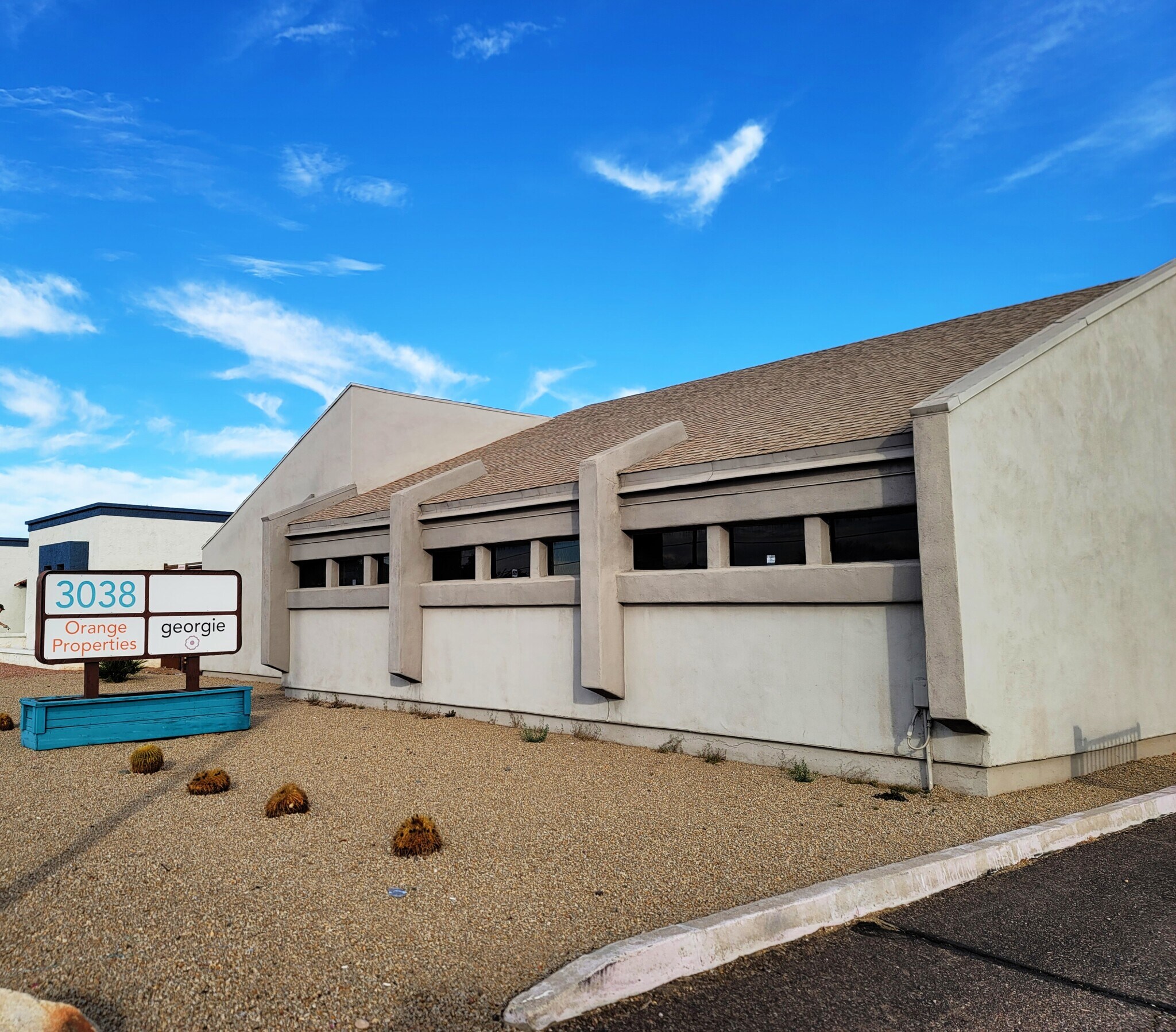 3038 E Cactus Rd, Phoenix, AZ à vendre Photo principale– Image 1 sur 8