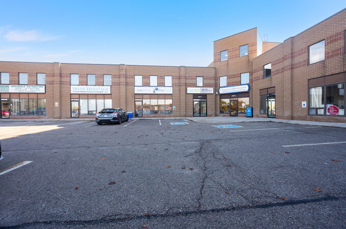 355 Harry Walker Pky N, Newmarket, ON à louer Photo de l’immeuble– Image 1 sur 47