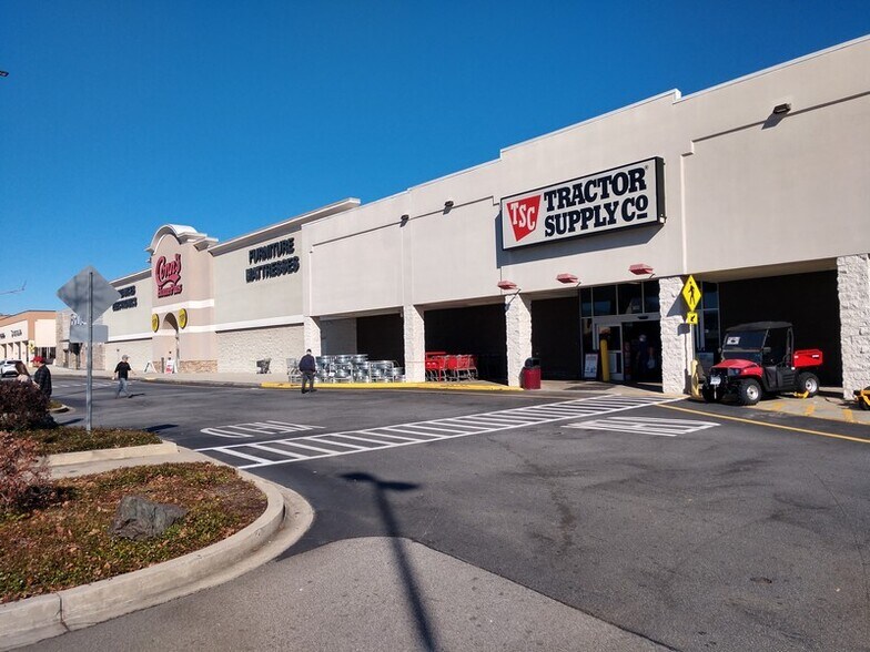 270 Bobby Jones Expy, Augusta, GA à louer - Photo de l’immeuble – Image 3 sur 11