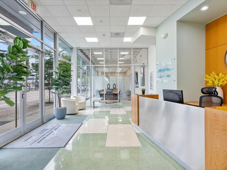 2404 Hollywood Blvd, Hollywood, FL à vendre - Photo de l’immeuble – Image 3 sur 36