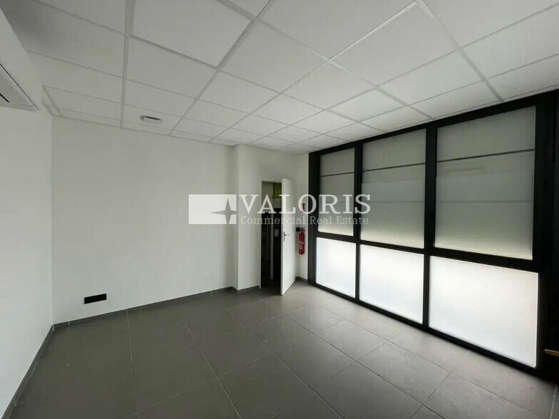 Bureau dans Sainte-Foy-lès-Lyon à louer - Photo de l’immeuble – Image 3 sur 9