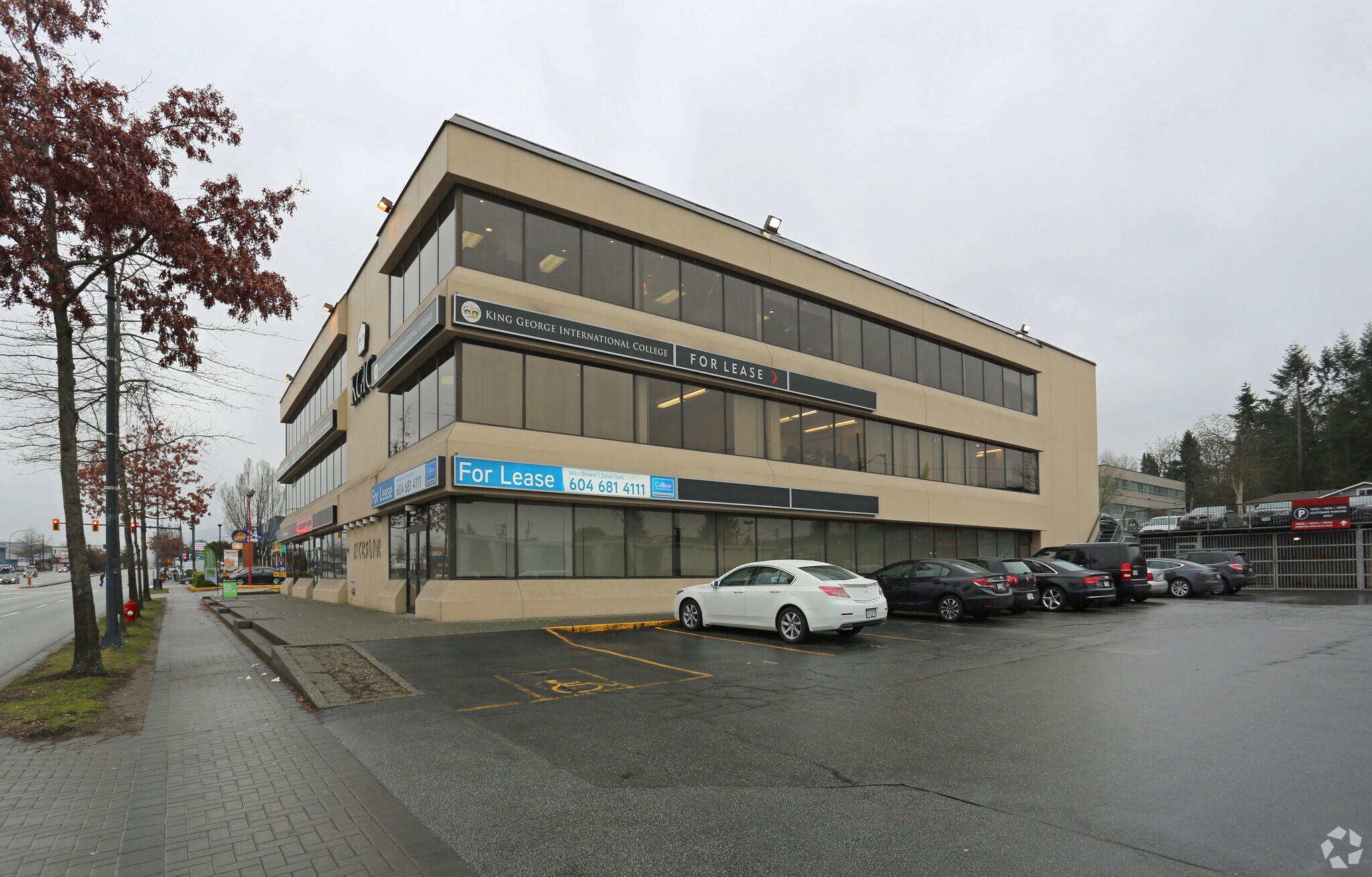 10522-10526 King George Blvd, Surrey, BC à louer Photo principale– Image 1 sur 7
