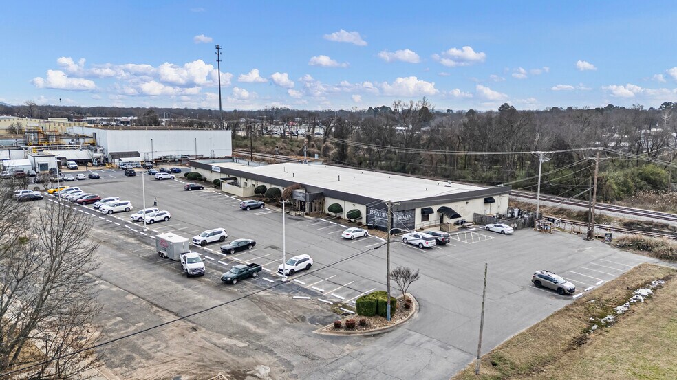 800 E Main St, Russellville, AR à louer - Photo principale – Image 1 sur 24