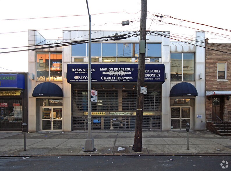 2309 31st St, Astoria, NY à louer - Photo de l’immeuble – Image 2 sur 2