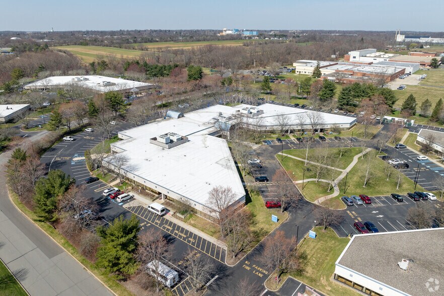 100 Willowbrook Rd, Freehold, NJ à louer - Aérien – Image 3 sur 18