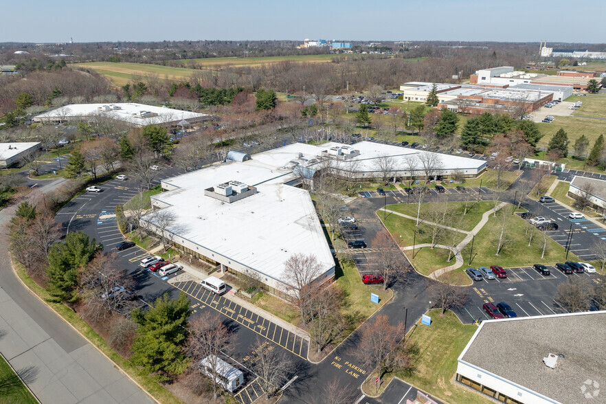 100 Willowbrook Rd, Freehold, NJ à louer - Aérien – Image 3 sur 18