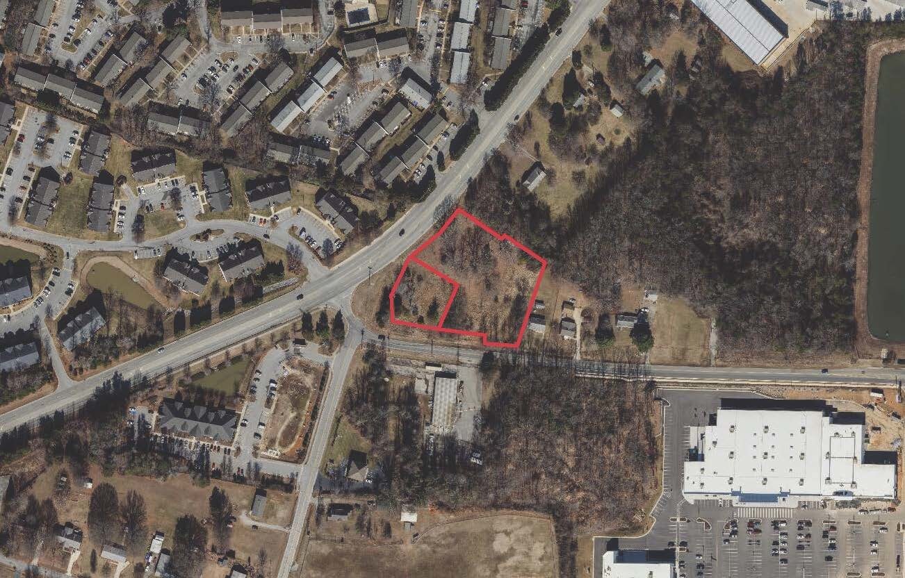 831-833 Guilford College Rd, Greensboro, NC à vendre Photo principale– Image 1 sur 10