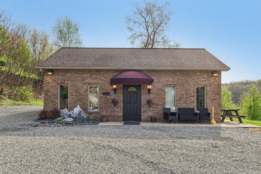 30 Terrace Ave, Leechburg, PA à vendre - Photo de l’immeuble – Image 2 sur 30