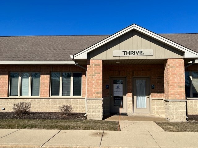 1005 Alexander Ct, Cary, IL à louer - Photo de l’immeuble – Image 2 sur 3