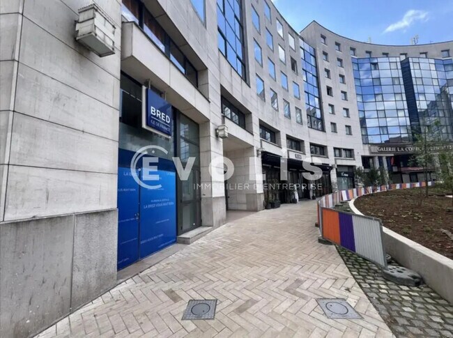 Plus de détails pour 1 Place Des Marseillais, Charenton-le-Pont - Bureau à louer