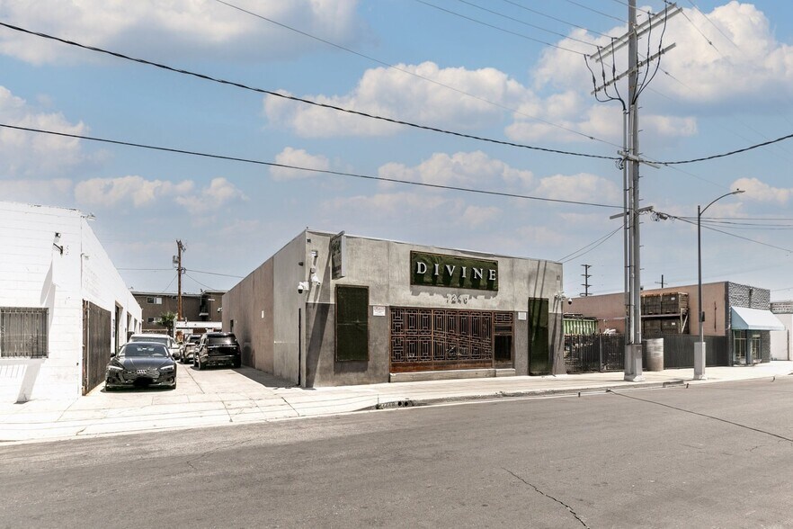 7246 Eton Ave, Canoga Park, CA à vendre - Photo de l’immeuble – Image 2 sur 53