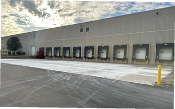 12225 Oakland Park Boulevard, Highland Park, MI à louer Photo intérieure– Image 2 sur 3