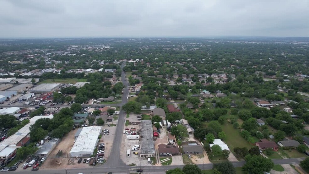 1003 Prairie Trl, Austin, TX à vendre - Vidéo sur l’annonce professionnelle – Image 2 sur 19