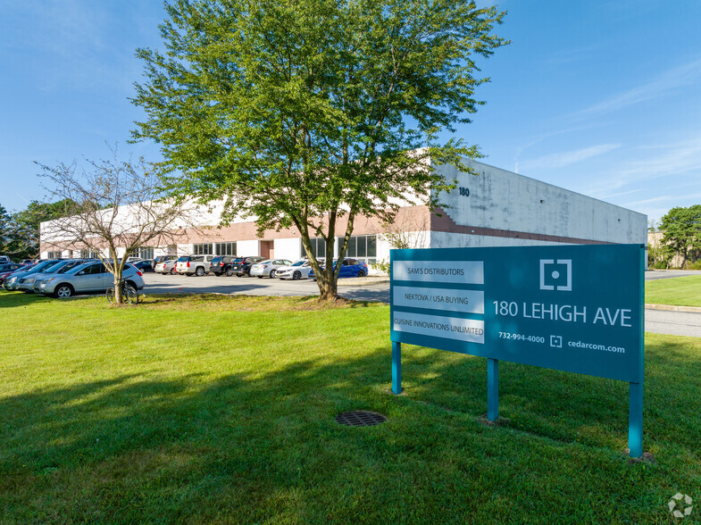180 Lehigh Ave, Lakewood, NJ à louer - Photo de l’immeuble – Image 2 sur 11