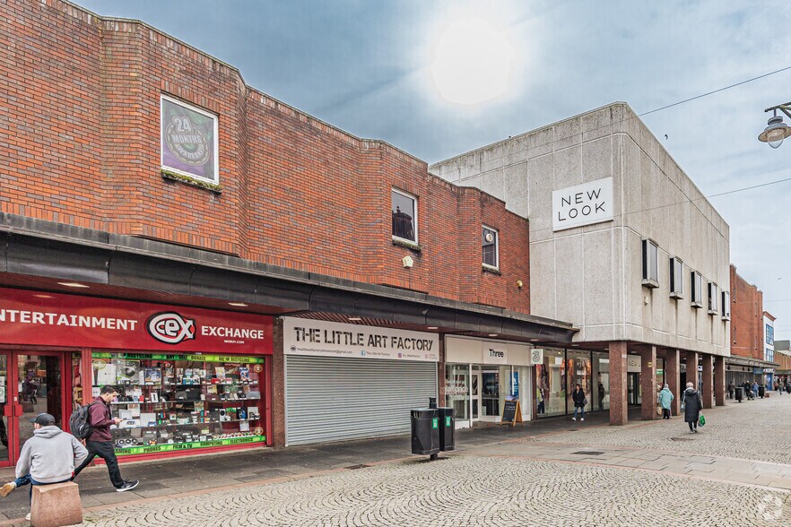 Burns Precinct, Kilmarnock à louer - Photo de l’immeuble – Image 2 sur 2