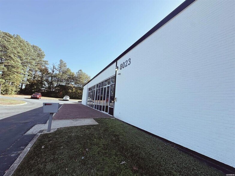8023 Interstate 30, Little Rock, AR à louer - Photo de l’immeuble – Image 2 sur 19