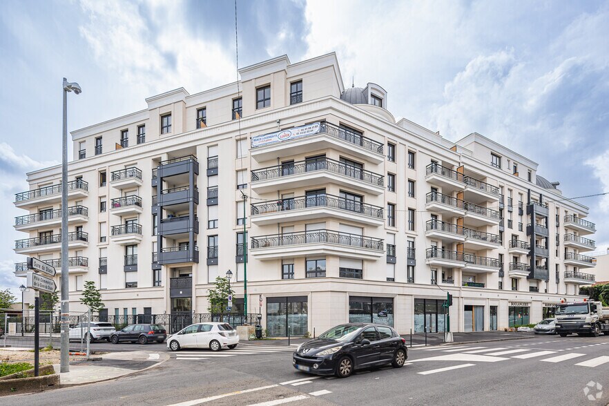 Local commercial dans Colombes à louer - Photo principale – Image 1 sur 3