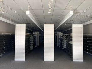 1025 S Main St, Red Bluff, CA à louer Photo de l’immeuble– Image 1 sur 1