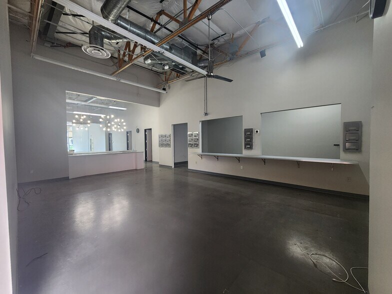 5525 S Decatur Blvd, Las Vegas, NV à louer - Photo de l’immeuble – Image 3 sur 8