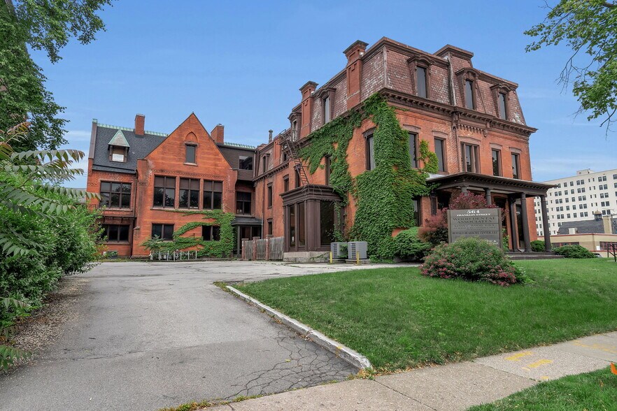 556-564 Franklin St, Buffalo, NY à vendre - Photo de l’immeuble – Image 2 sur 9