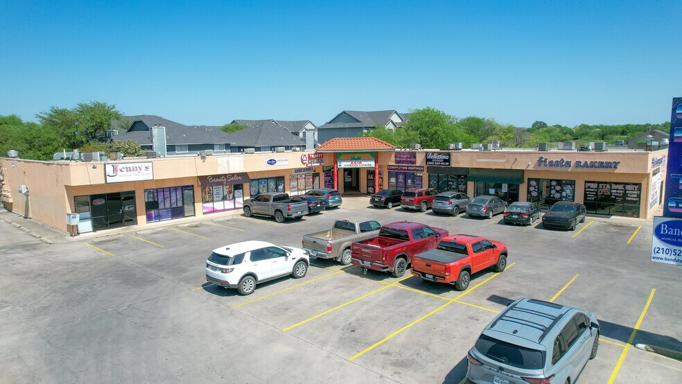 8035 Culebra Rd, San Antonio, TX à vendre - Photo de l’immeuble – Image 3 sur 12