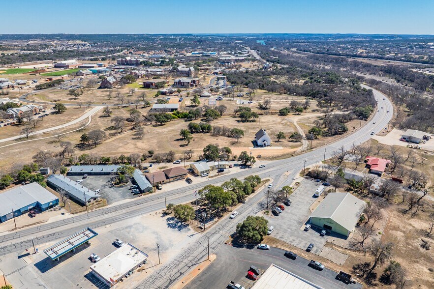 1812 Water St, Kerrville, TX à vendre - Photo de l’immeuble – Image 2 sur 9