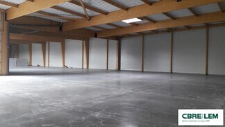 Plus de détails pour Local d'activités à louer