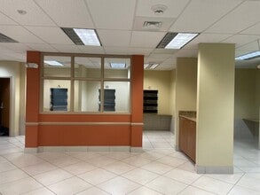 1600 Tamiami Trl, Port Charlotte, FL à vendre Photo intérieure– Image 2 sur 4