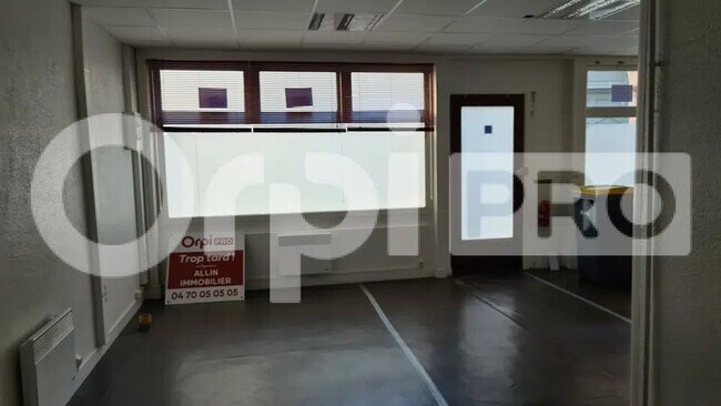 Plus de détails pour Bureau à louer