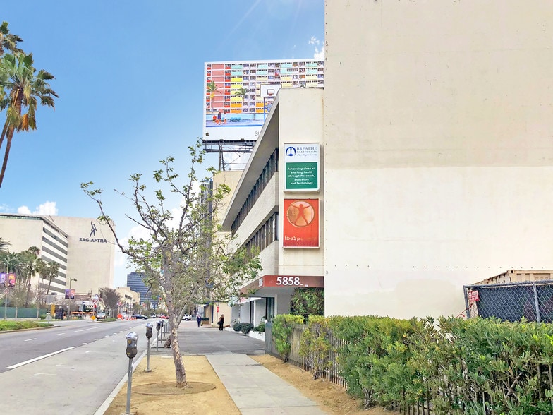 5858 Wilshire Blvd, Los Angeles, CA à vendre - Photo de l’immeuble – Image 2 sur 7