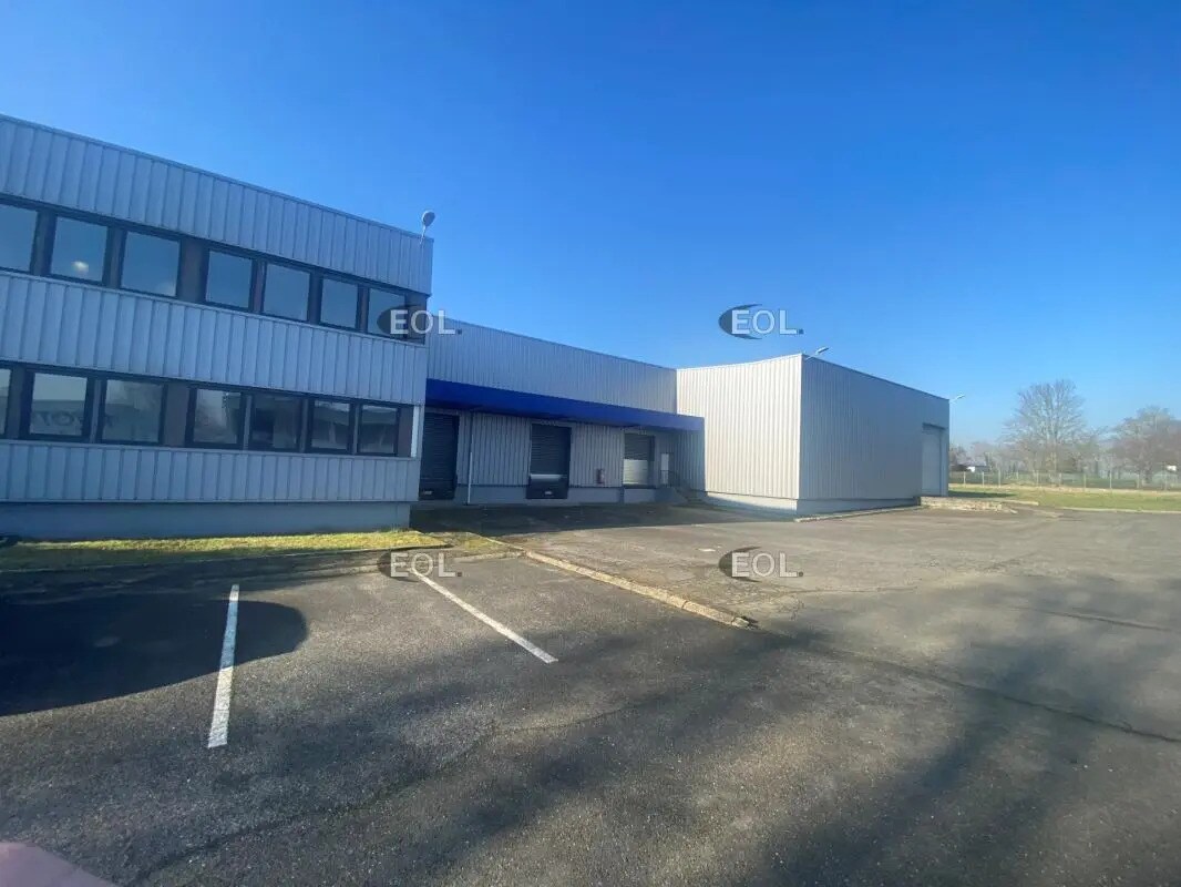 Local d’activités dans Louvres à louer Photo de l’immeuble– Image 1 sur 8