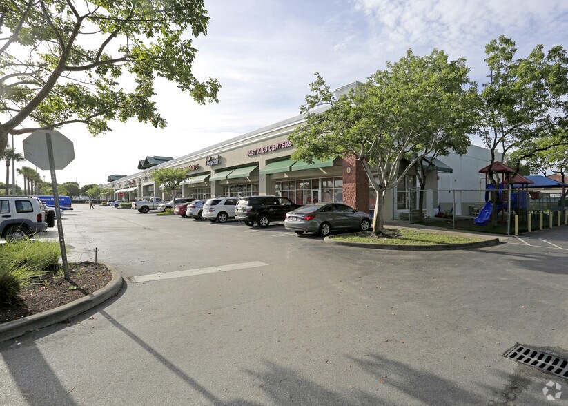 14200 SW 8th St, Miami, FL à louer - Photo principale – Image 1 sur 3