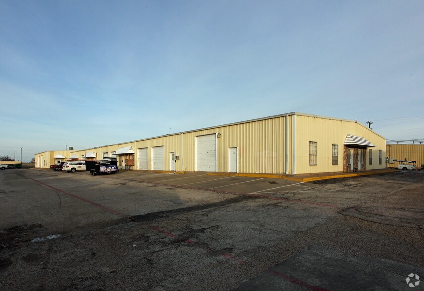 301-363 N Briery Rd, Irving, TX à louer - Photo de l’immeuble – Image 3 sur 3