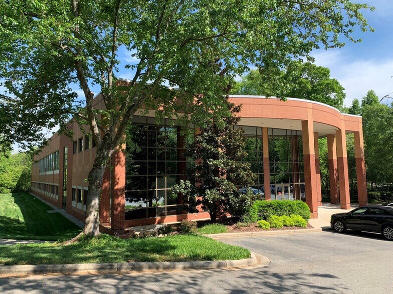 3633 Harden Rd, Raleigh, NC à louer - Photo de l’immeuble – Image 1 sur 6