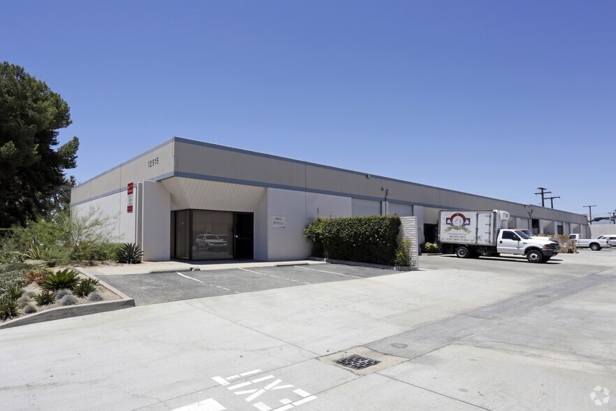 12915-12929 Telegraph Rd, Santa Fe Springs, CA à louer - Photo principale – Image 1 sur 5