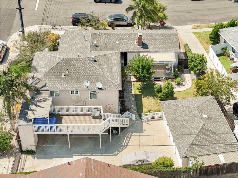 5931 W 79th St, Los Angeles, CA à vendre - Photo de l’immeuble – Image 2 sur 16