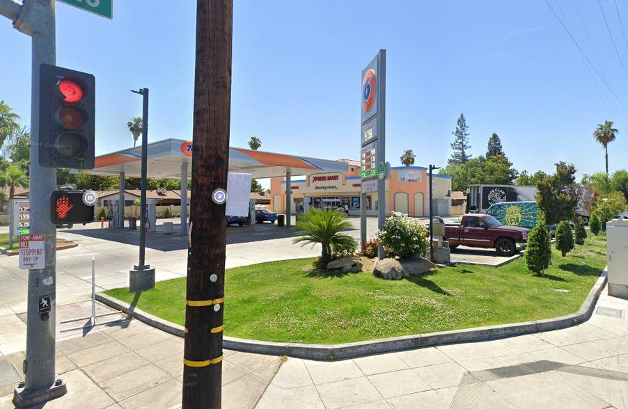 5790 N Fresno St, Fresno, CA à louer - Photo de l’immeuble – Image 2 sur 7