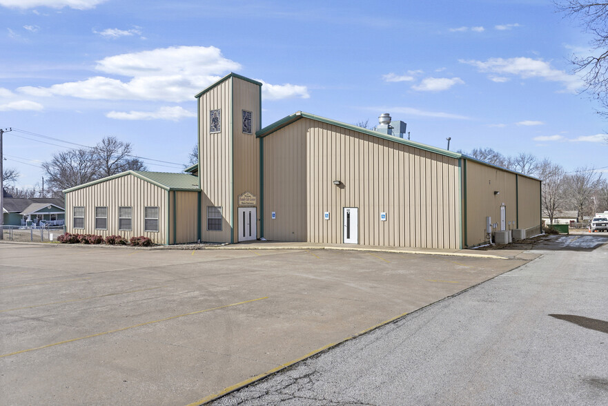 206 Sycamore st, Coweta, OK à louer - Photo principale – Image 1 sur 13