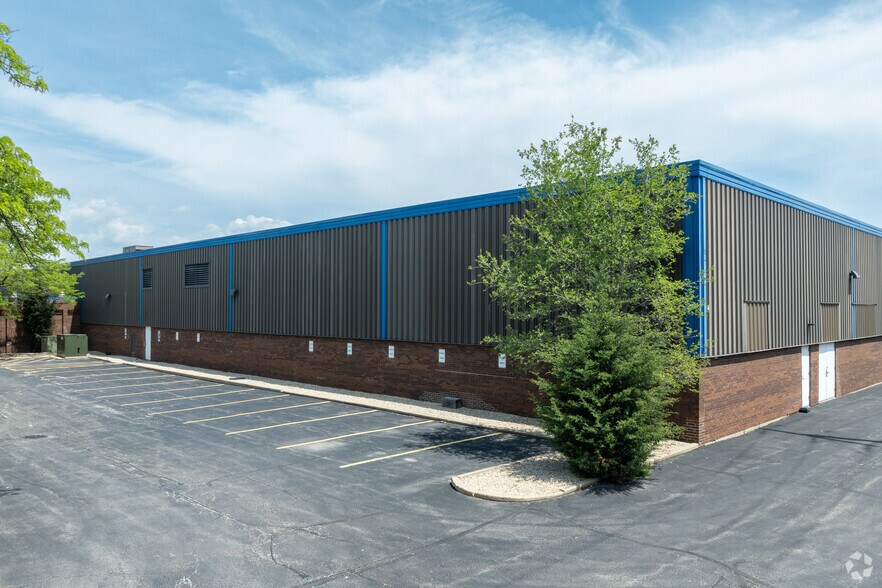 1845 Tonne Rd, Elk Grove Village, IL à louer - Photo de l’immeuble – Image 3 sur 5